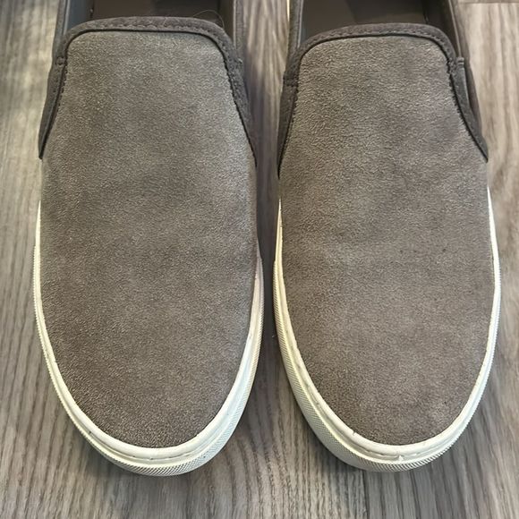 WOMENS UGG JASS SUEDE SLIP ON SNEAKERS IN TANISH GRAY SIZE 9 EEEUC - Picture 3 of 10